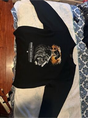 Lrg Black Sweatshirt with Orange Graphic Dog Print